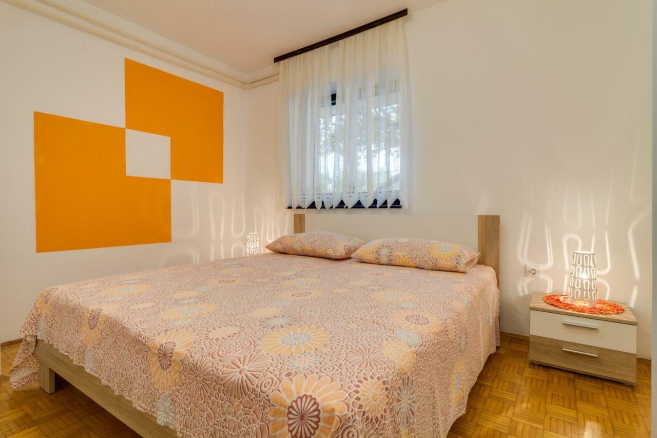 Apartments Perka Near Beach Пула Экстерьер фото