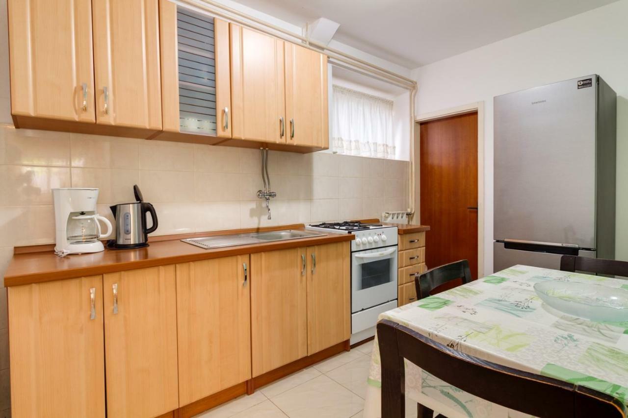 Apartments Perka Near Beach Пула Экстерьер фото