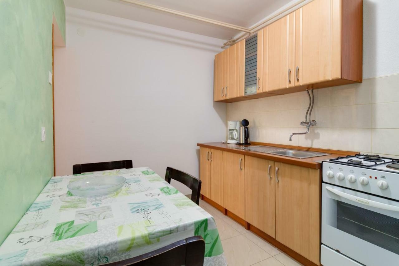 Apartments Perka Near Beach Пула Экстерьер фото