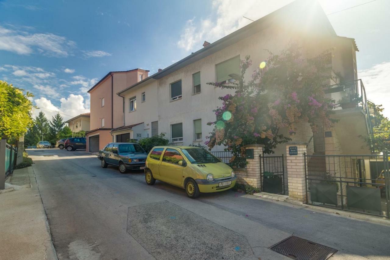 Apartments Perka Near Beach Пула Экстерьер фото